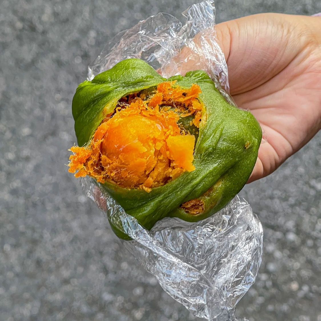 艾草青团咸蛋黄肉松豆沙芝麻糯叽叽零食清明果糯米团特产糕点零食